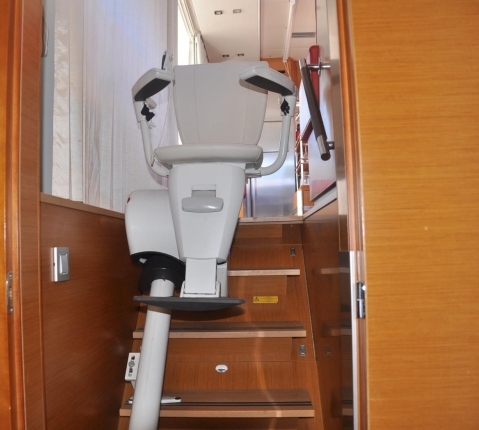 Master Cabin Handicap Elevator of LAGOON 620 Catamaran Yacht